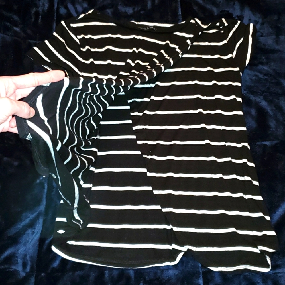 Black n white striped top